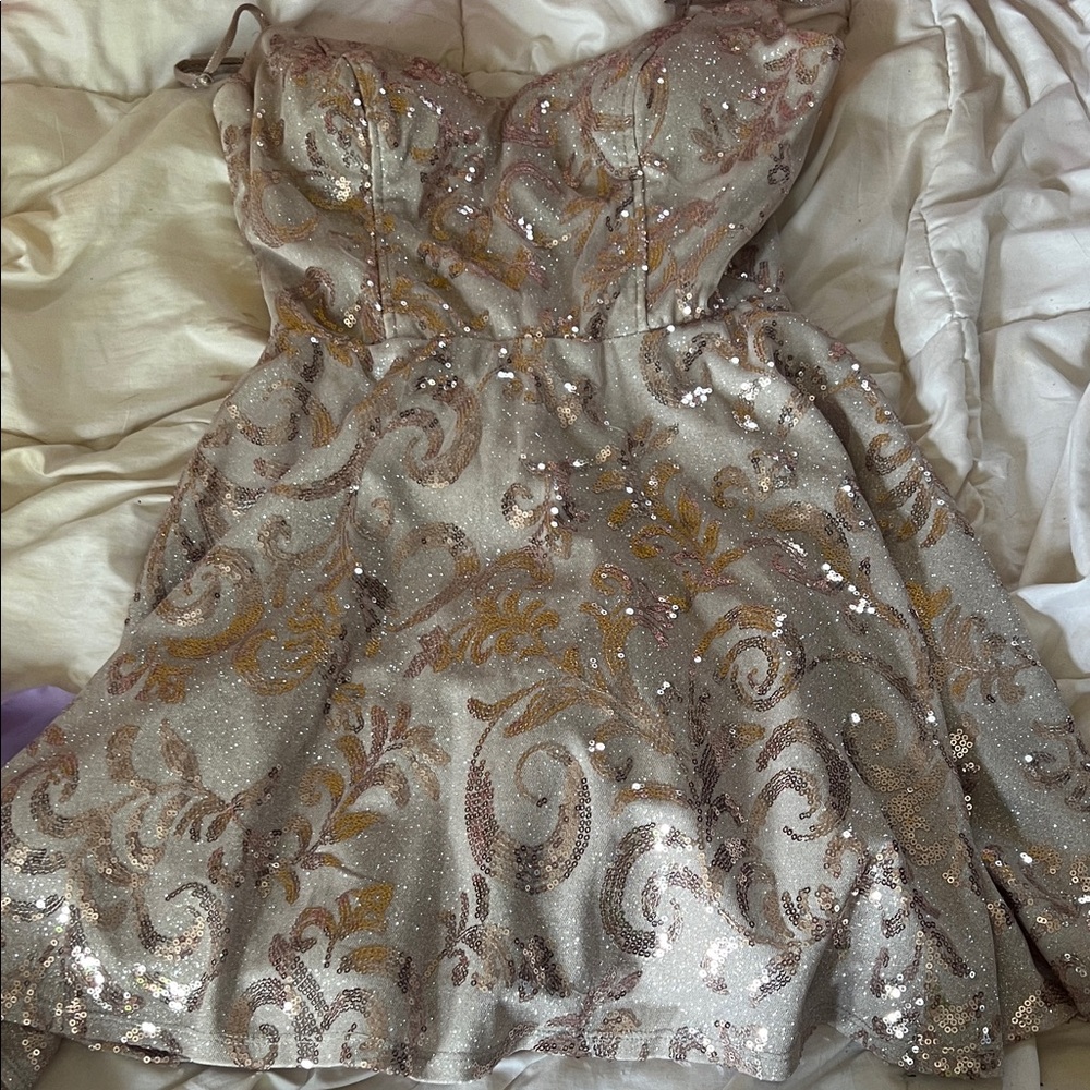 Windsor - Sequin dress with tie up back